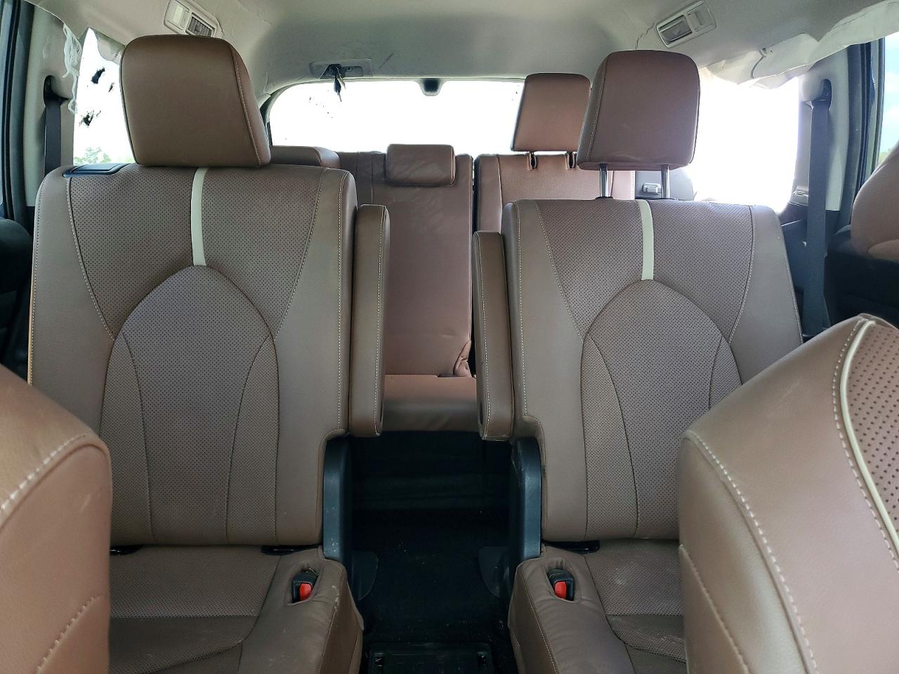Toyota Grand High Platinum
