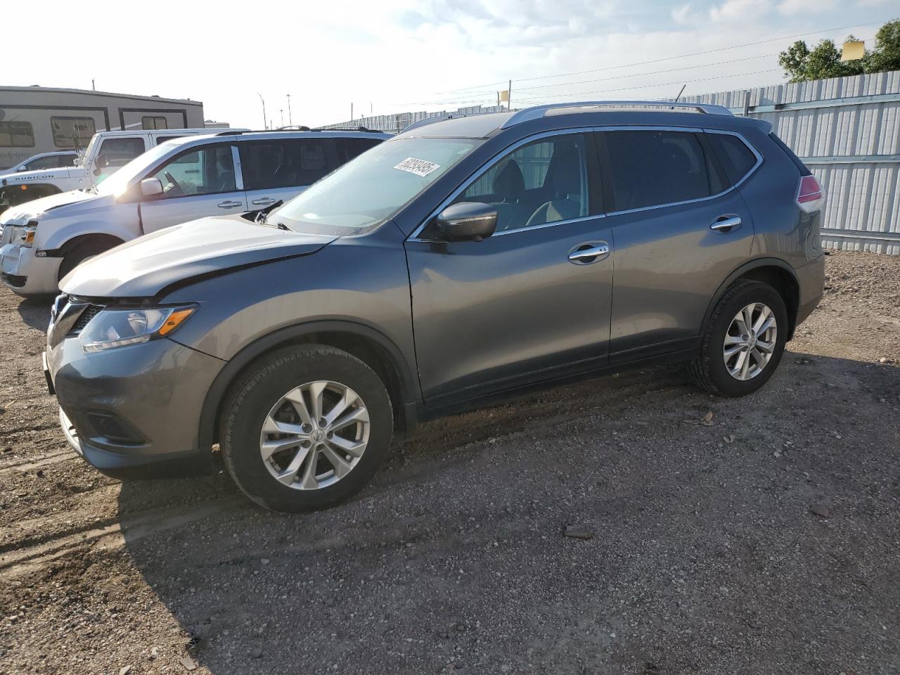 Salvage Nissan Rogue Image