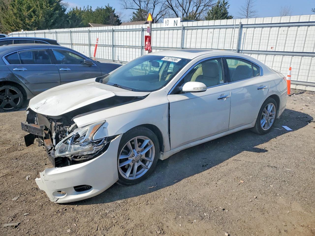 Salvage Nissan Maxima Image