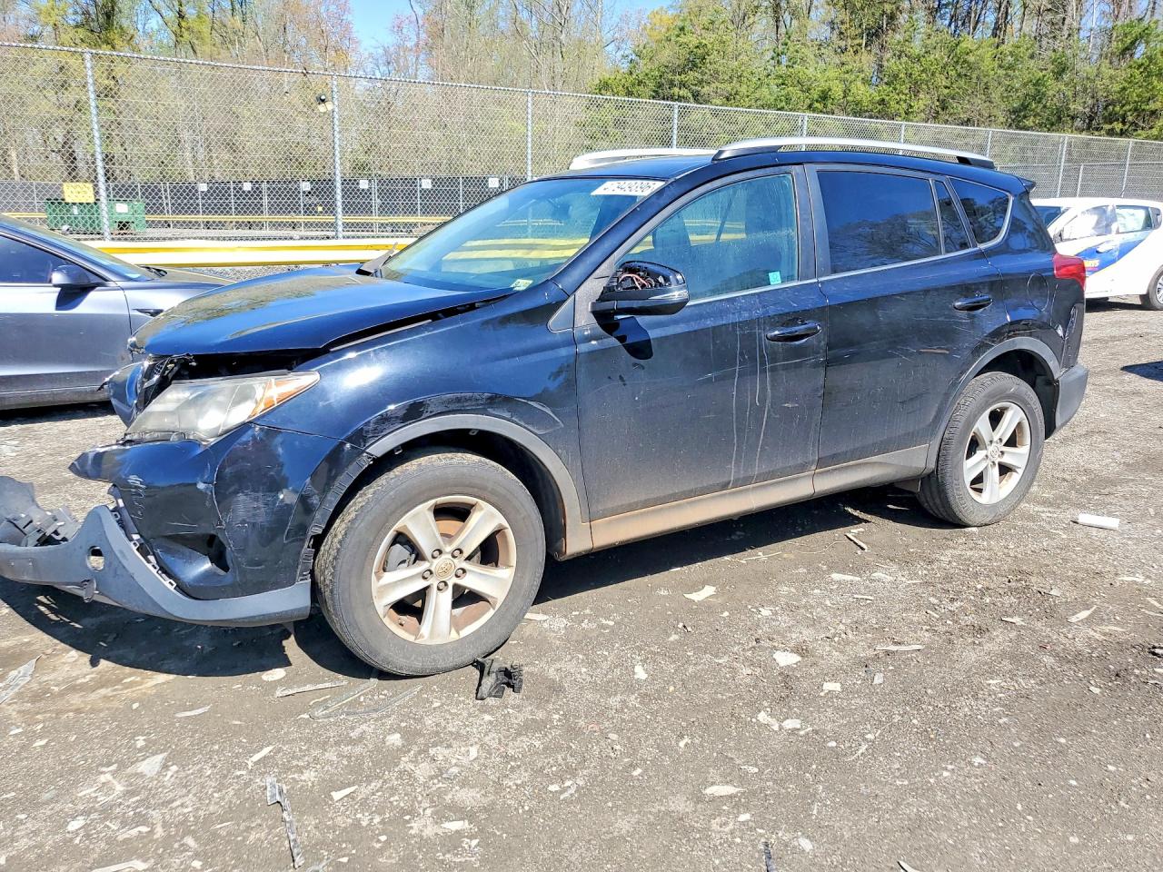 Salvage Toyota RAV4 Image