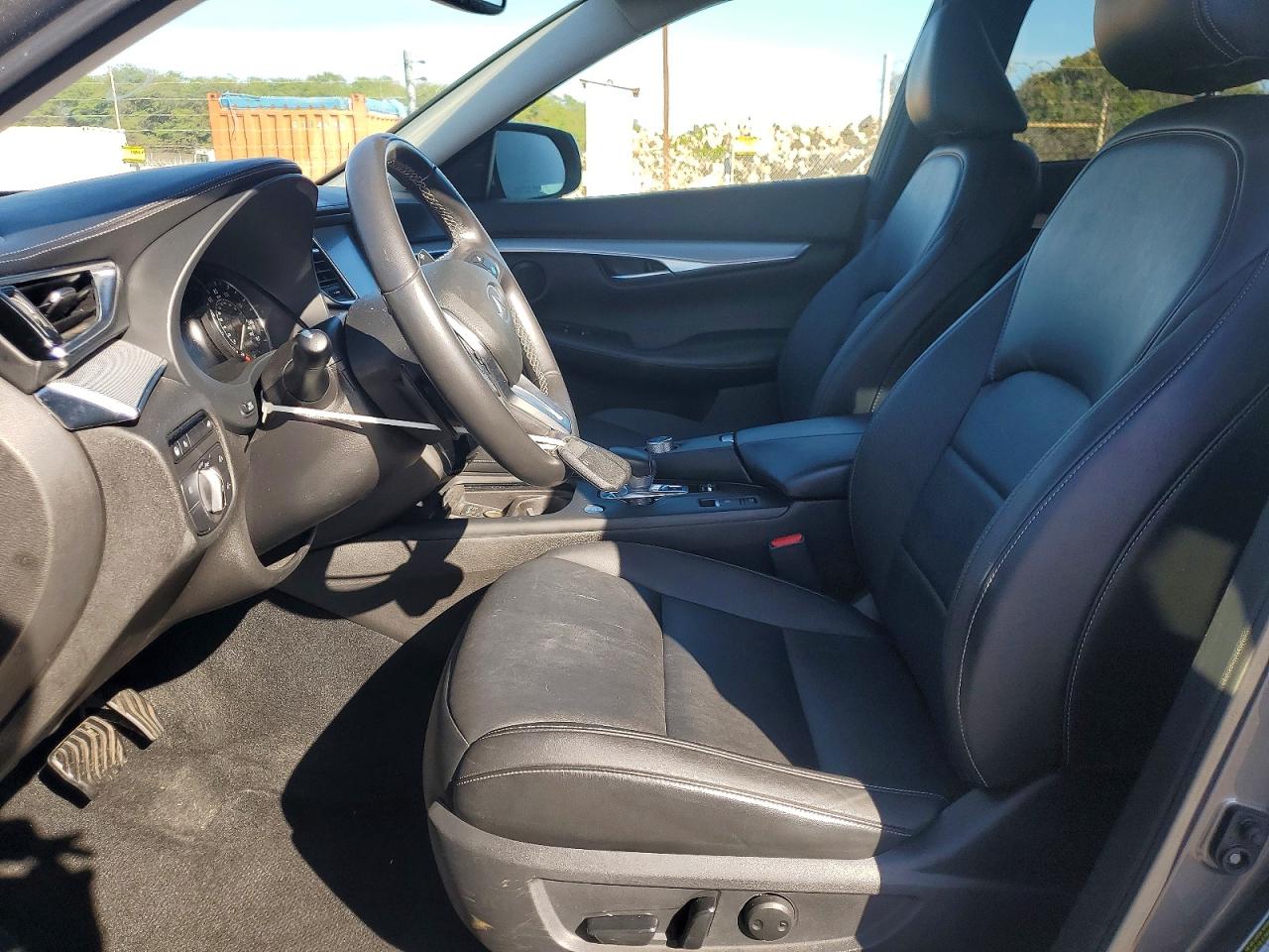 INFINITI Qx Luxe