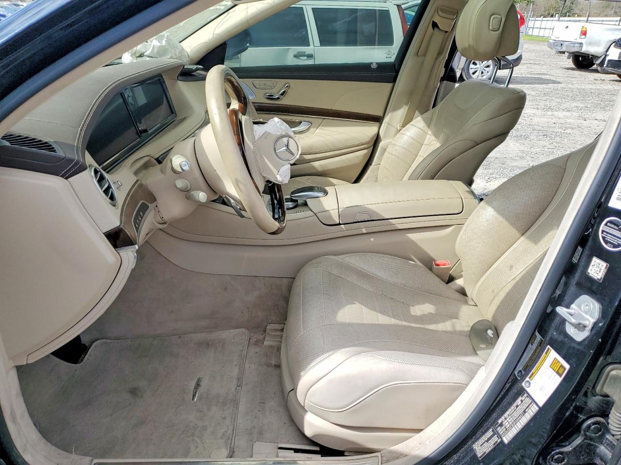 Mercedes-Benz S-Class 550