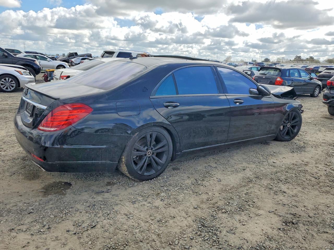 Mercedes-Benz S-Class 550