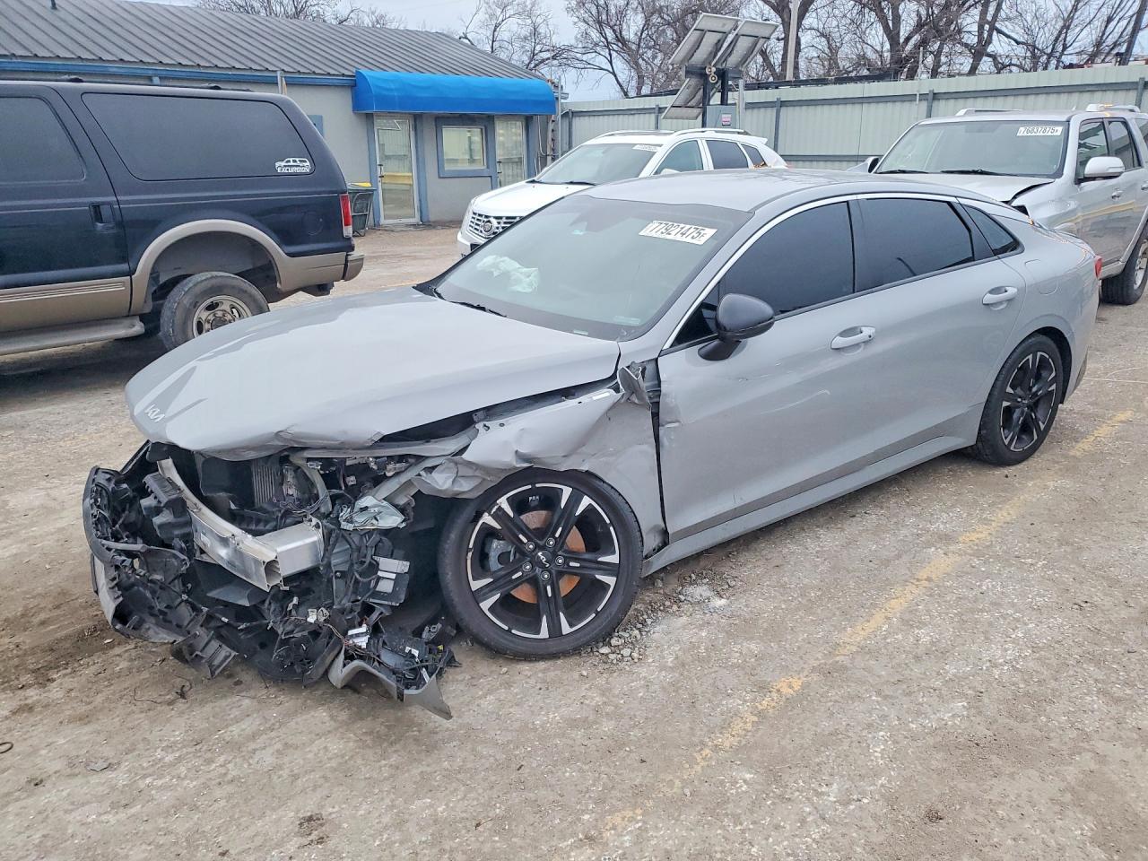 Salvage Kia K5 Image