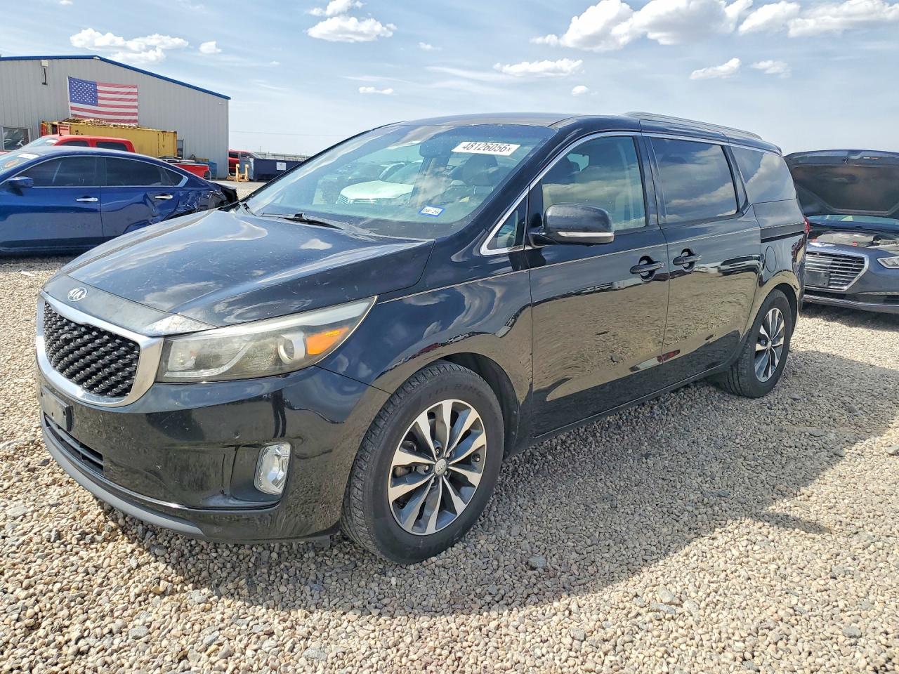 Salvage Kia Sedona Image