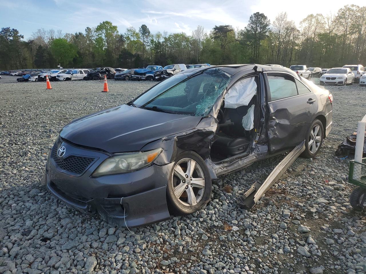 Salvage Toyota Camry Image