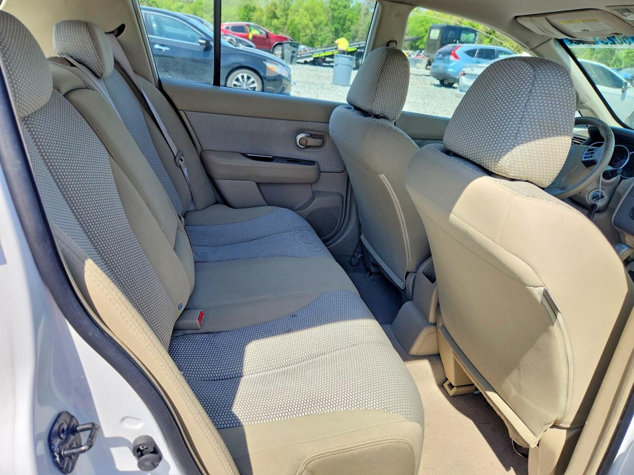 Nissan Versa 1.8 S