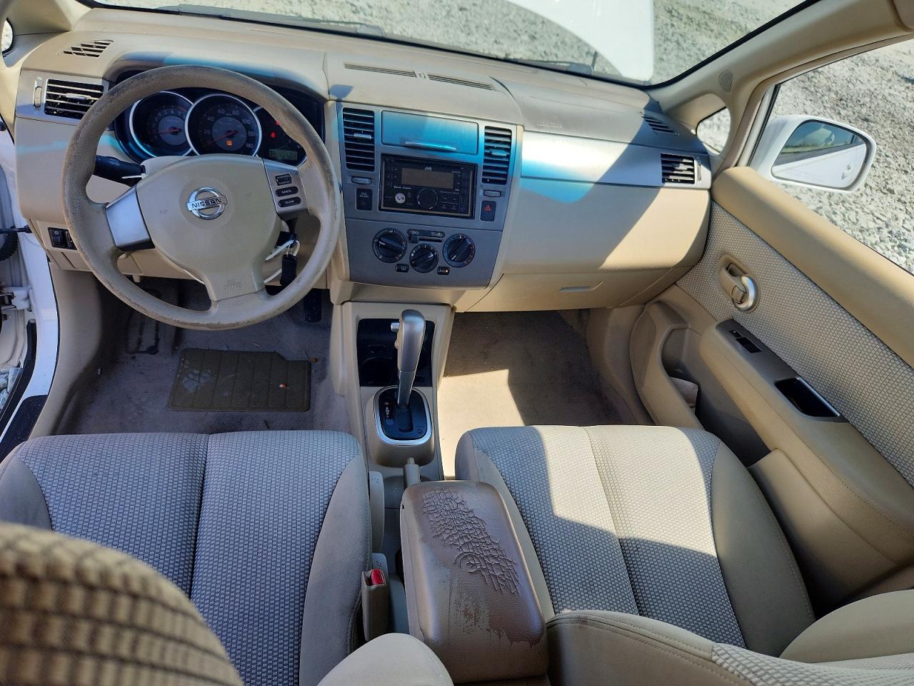Nissan Versa 1.8 S
