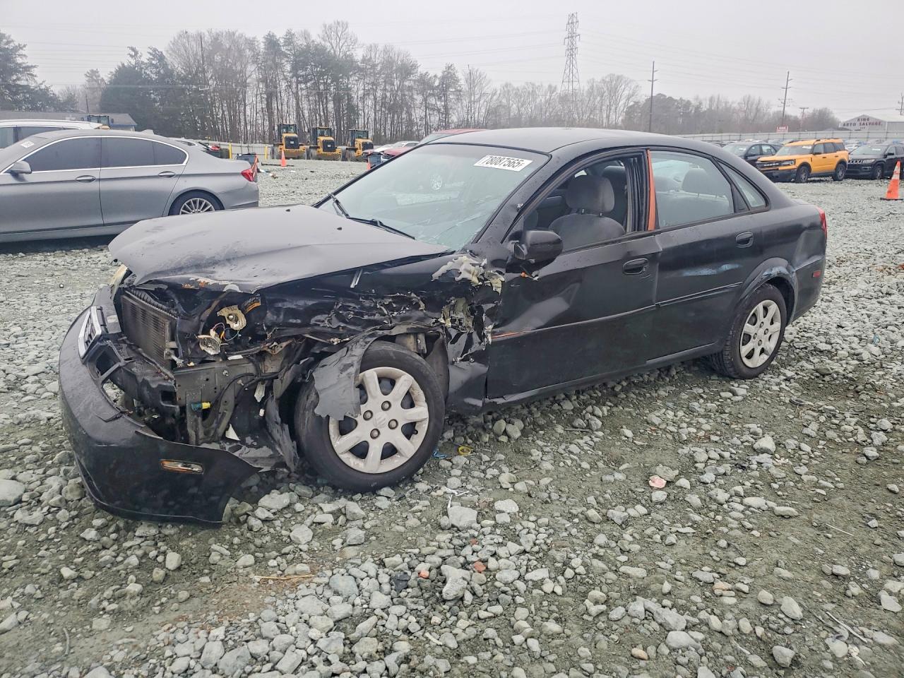 Salvage Suzuki Forenza Image