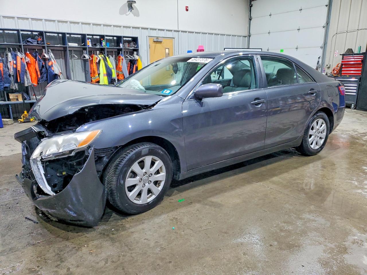 Salvage Toyota Camry Image