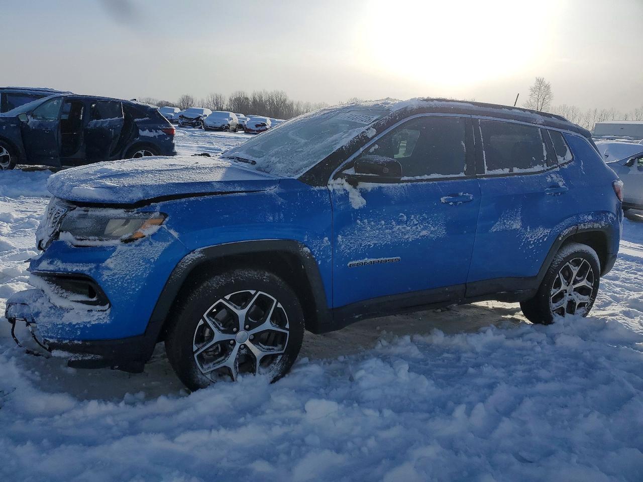 Salvage Jeep Compass Image
