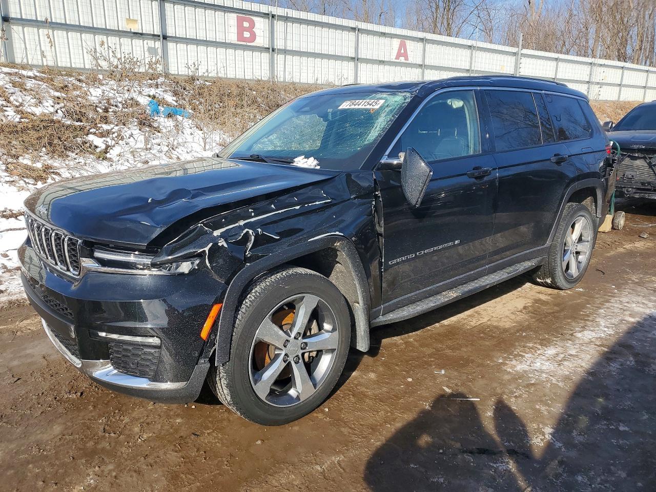 Salvage Jeep Grand Cherokee Image