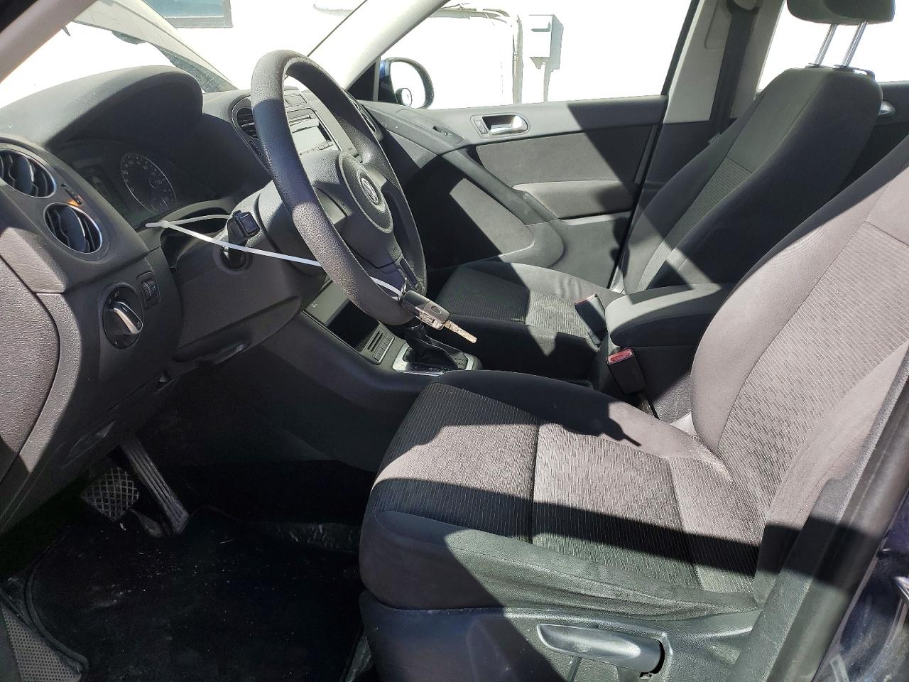 Volkswagen Tiguan S