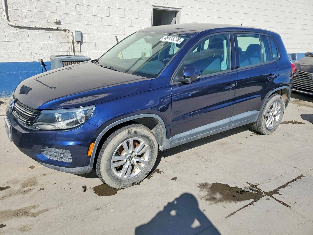 Salvage Volkswagen Tiguan Image