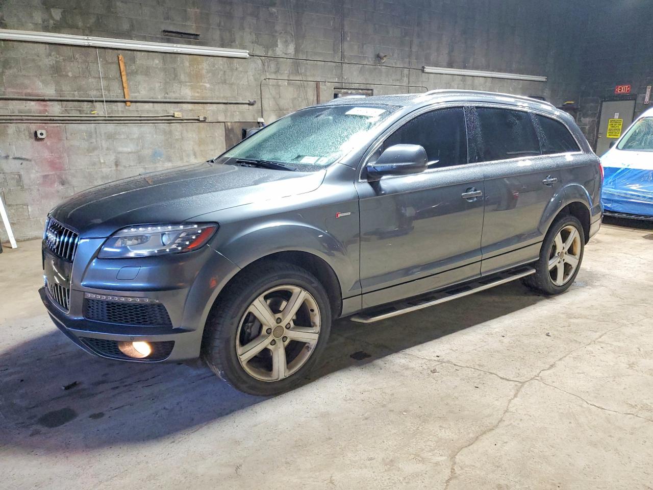 Salvage Audi Q7 Image