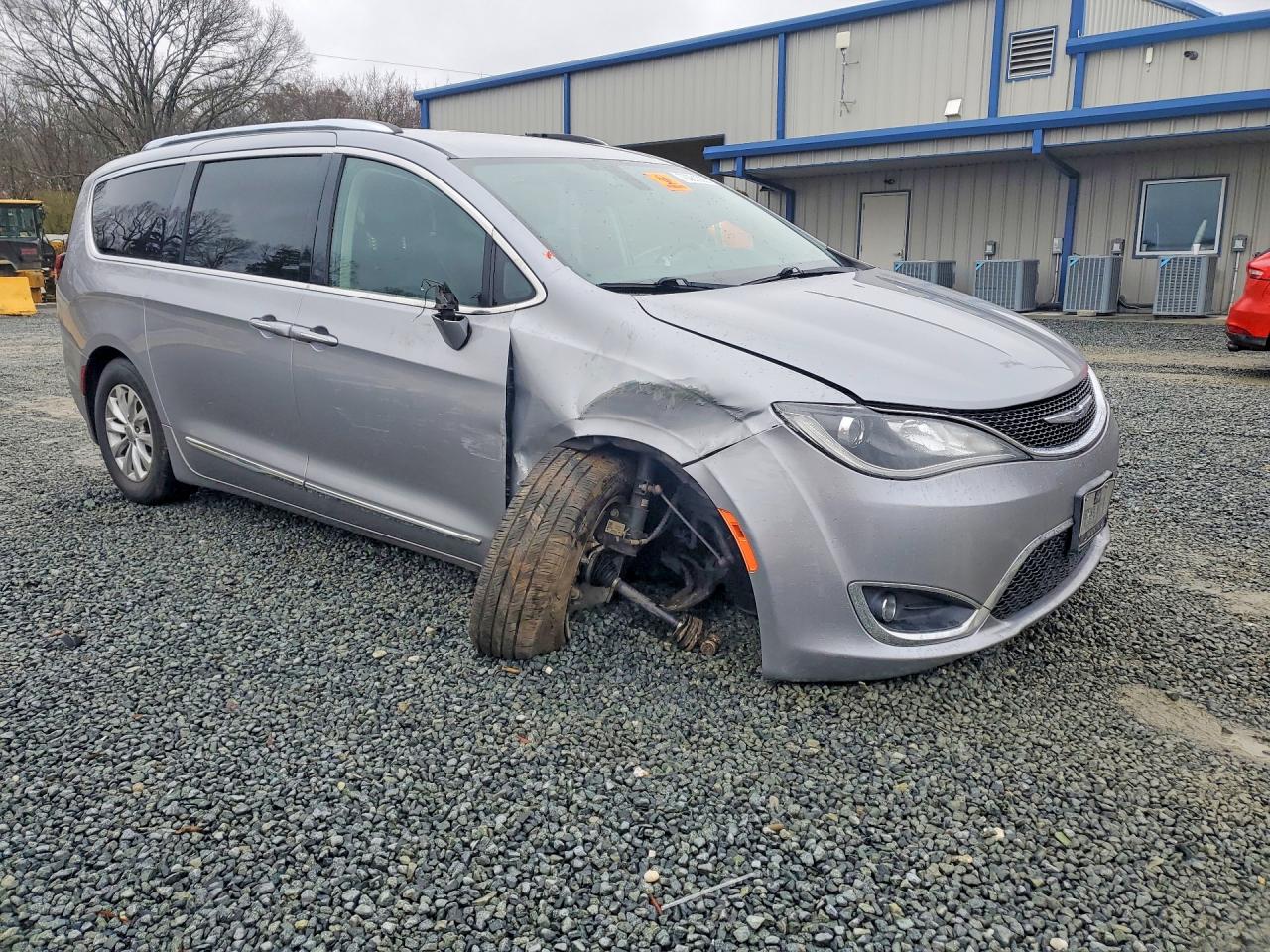 Chrysler Pacifica Touring L
