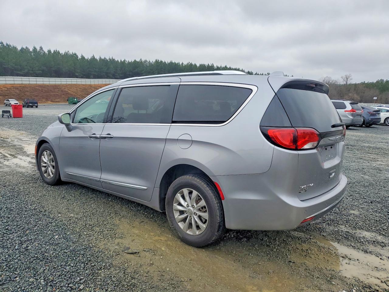 Chrysler Pacifica Touring L