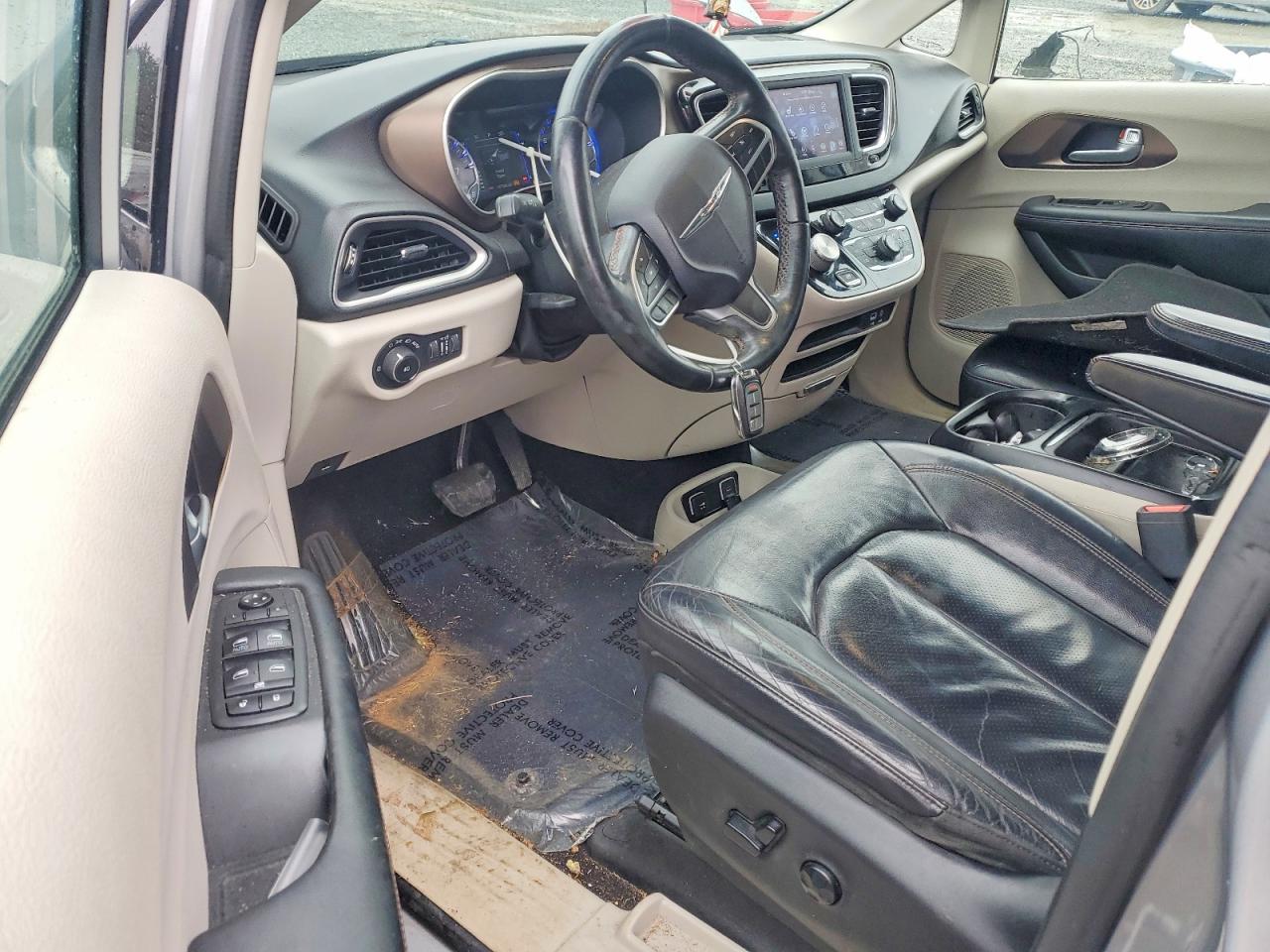 Chrysler Pacifica Touring L