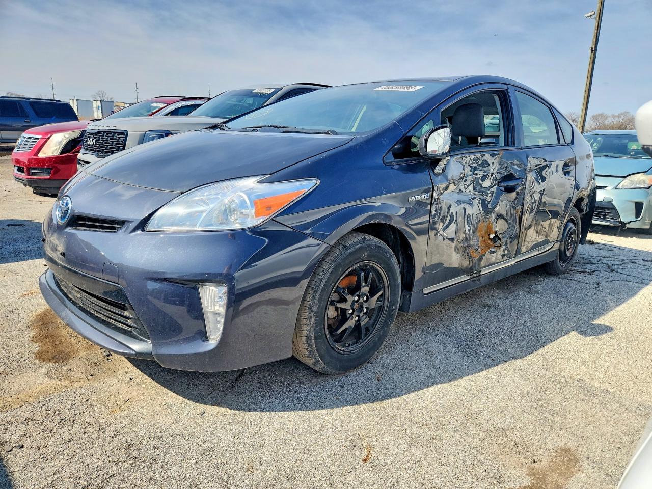 Salvage Toyota Prius Image