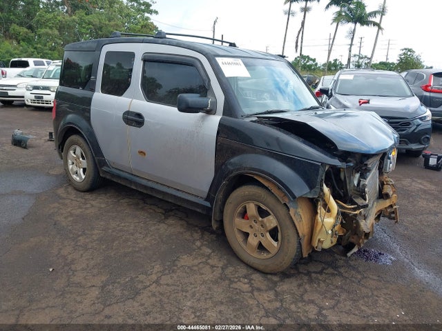 Salvage Honda Element Image