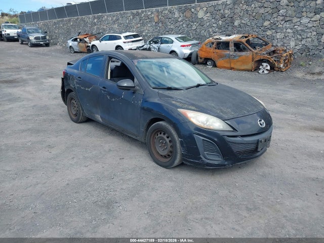 Salvage Mazda Mazda3 Image