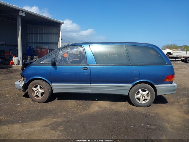 Toyota Previa Le