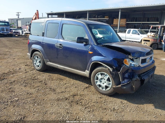 Salvage Honda Element Image