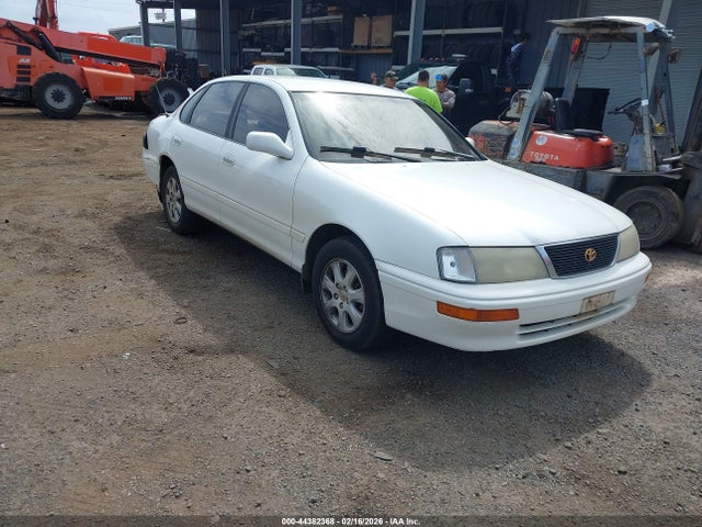 Salvage Toyota Avalon Image