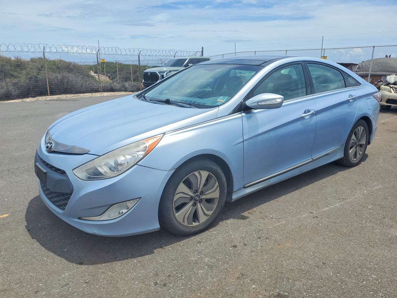 Salvage Hyundai SONATA Image