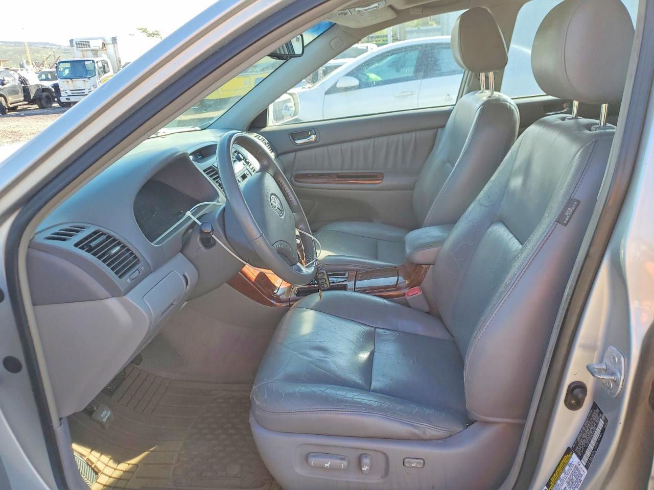 Toyota Camry Xle V6