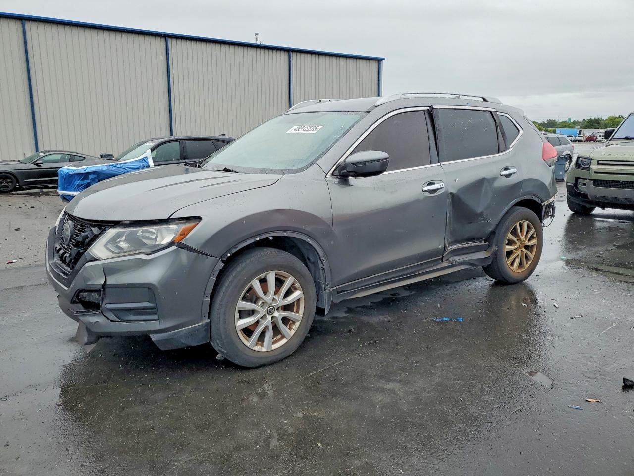 Salvage Nissan Rogue Image