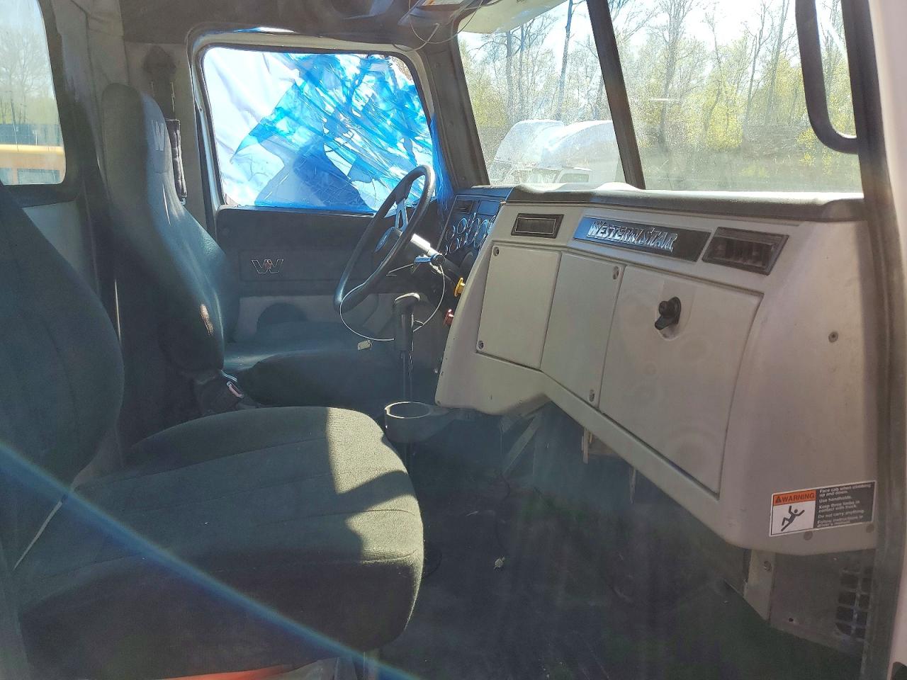Western Star Auto Car Conventional 4900fa