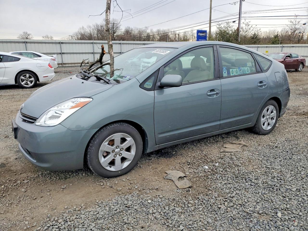 Salvage Toyota Prius Image
