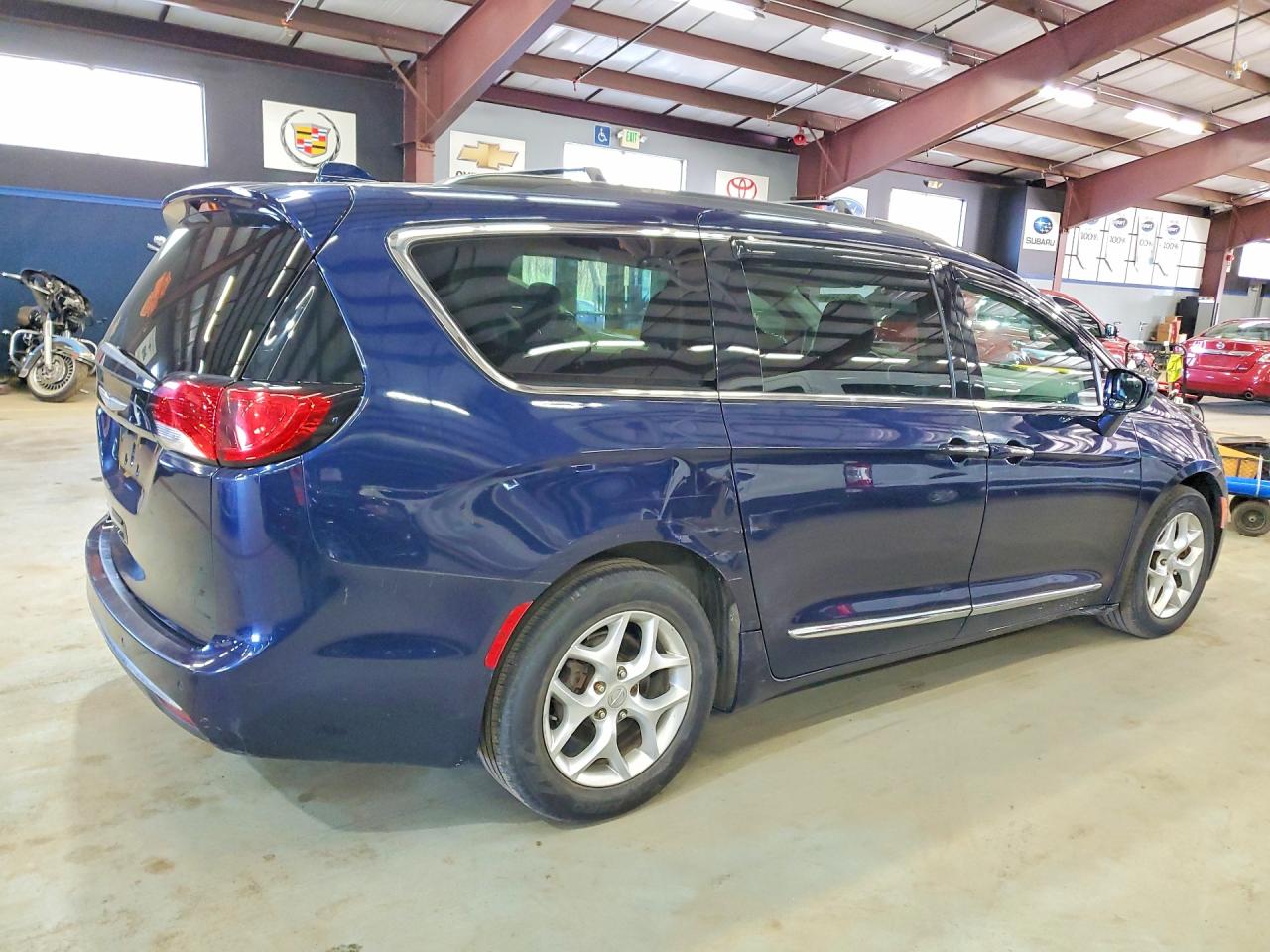 Chrysler Pacifica Touring L