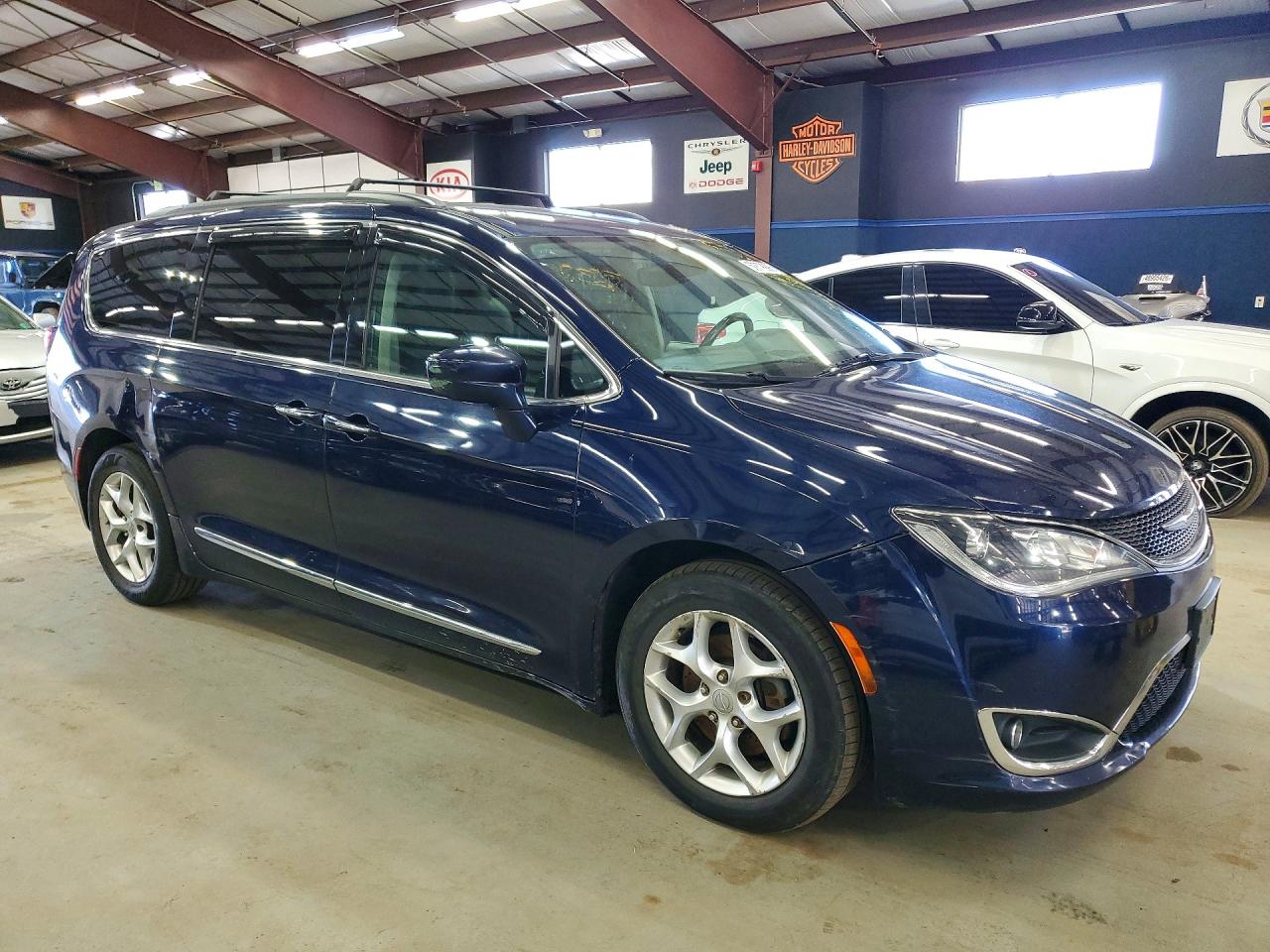 Chrysler Pacifica Touring L