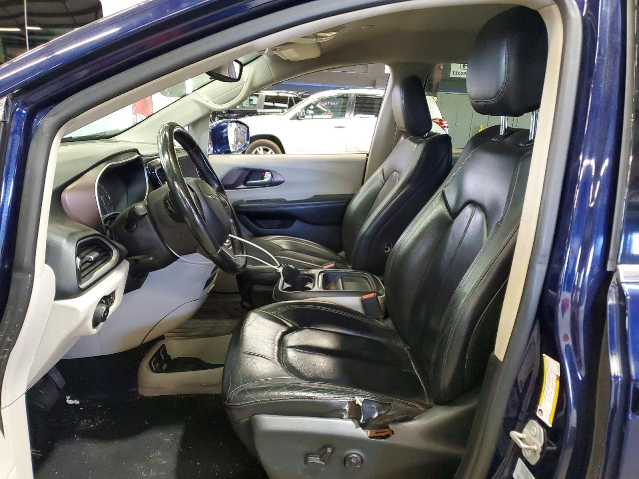 Chrysler Pacifica Touring L