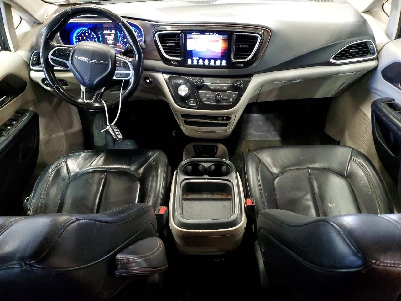 Chrysler Pacifica Touring L