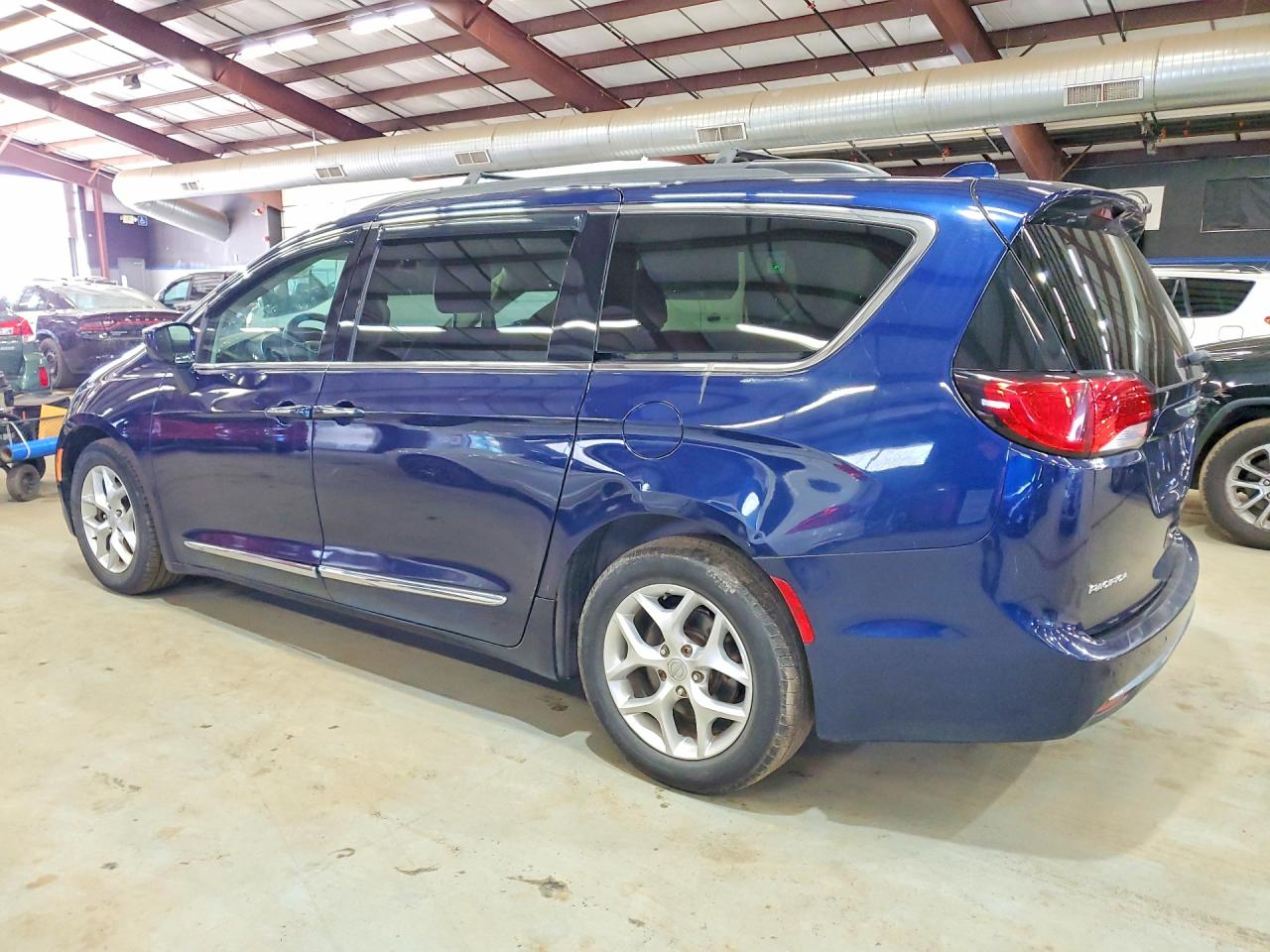 Chrysler Pacifica Touring L