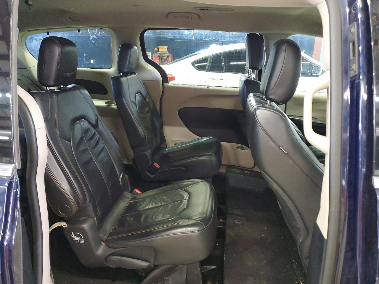 Chrysler Pacifica Touring L