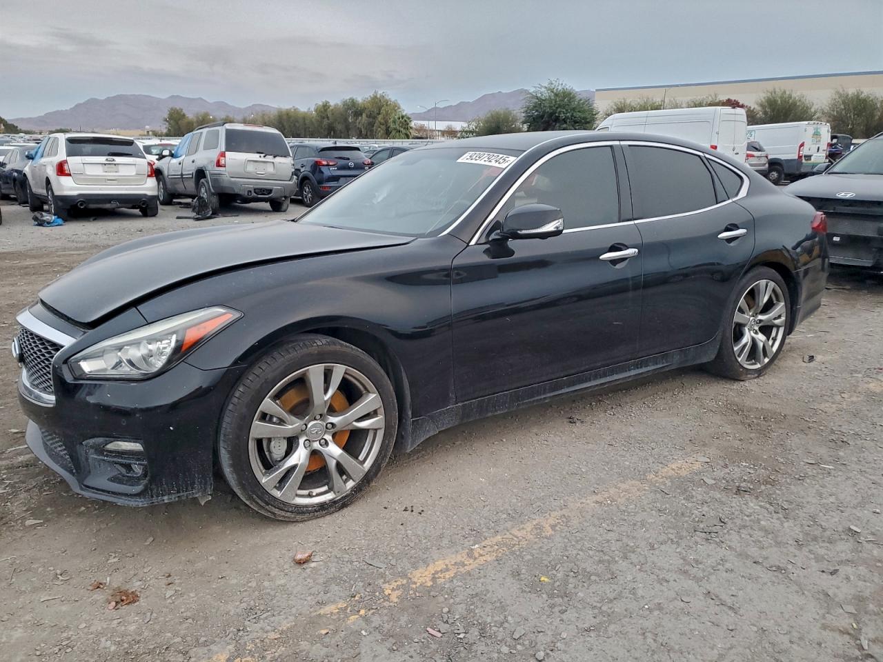 Salvage INFINITI Q70 Image