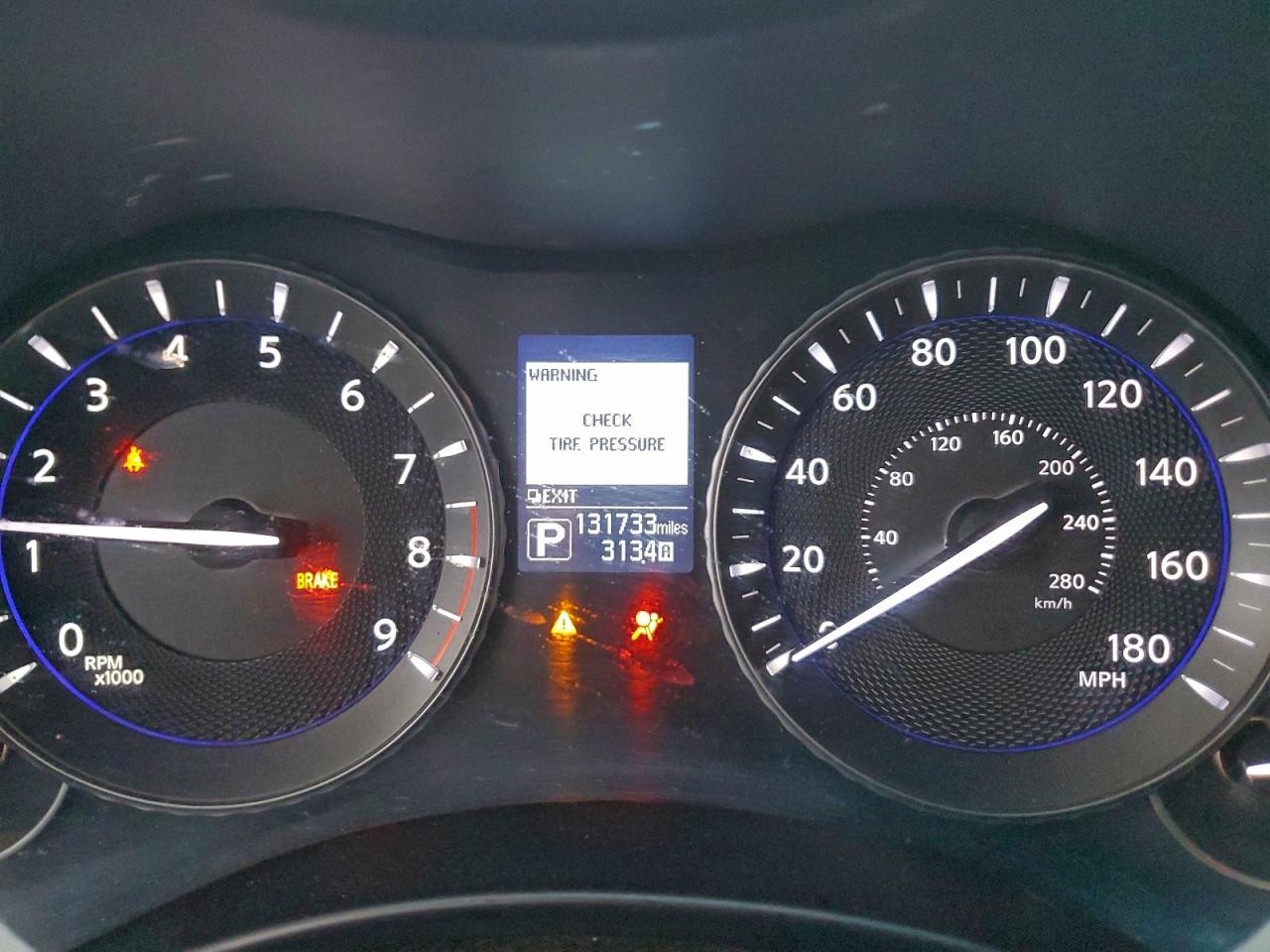 INFINITI Q70 3.7