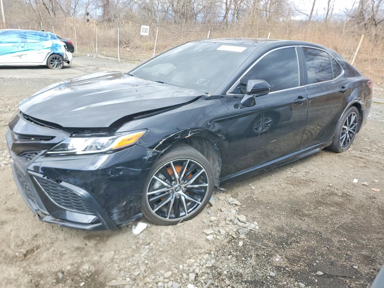 Salvage Toyota Camry Image