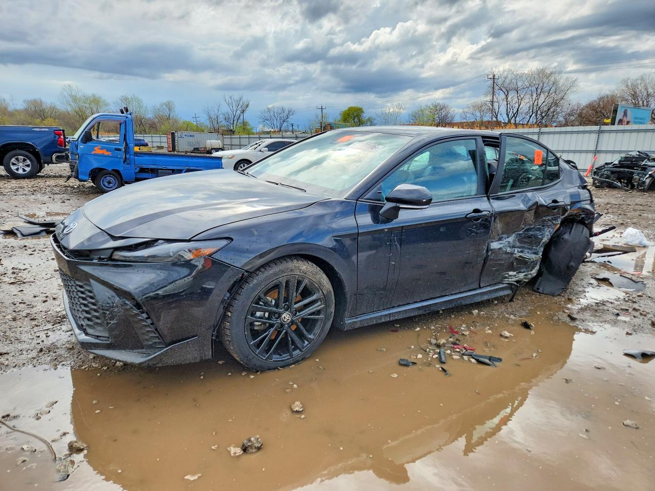 Salvage Toyota Camry Image