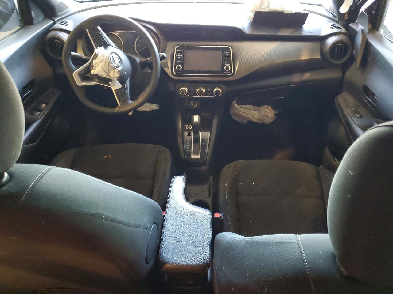 Nissan Kicks S