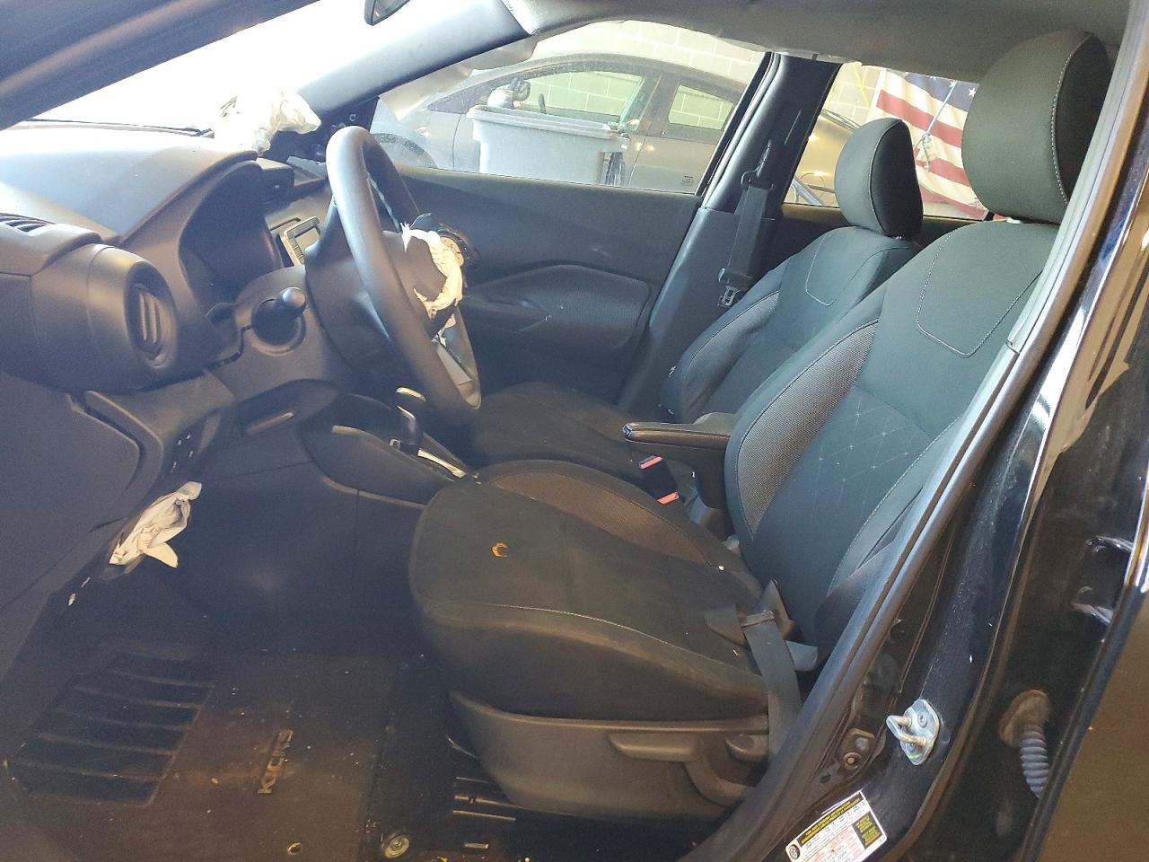 Nissan Kicks S