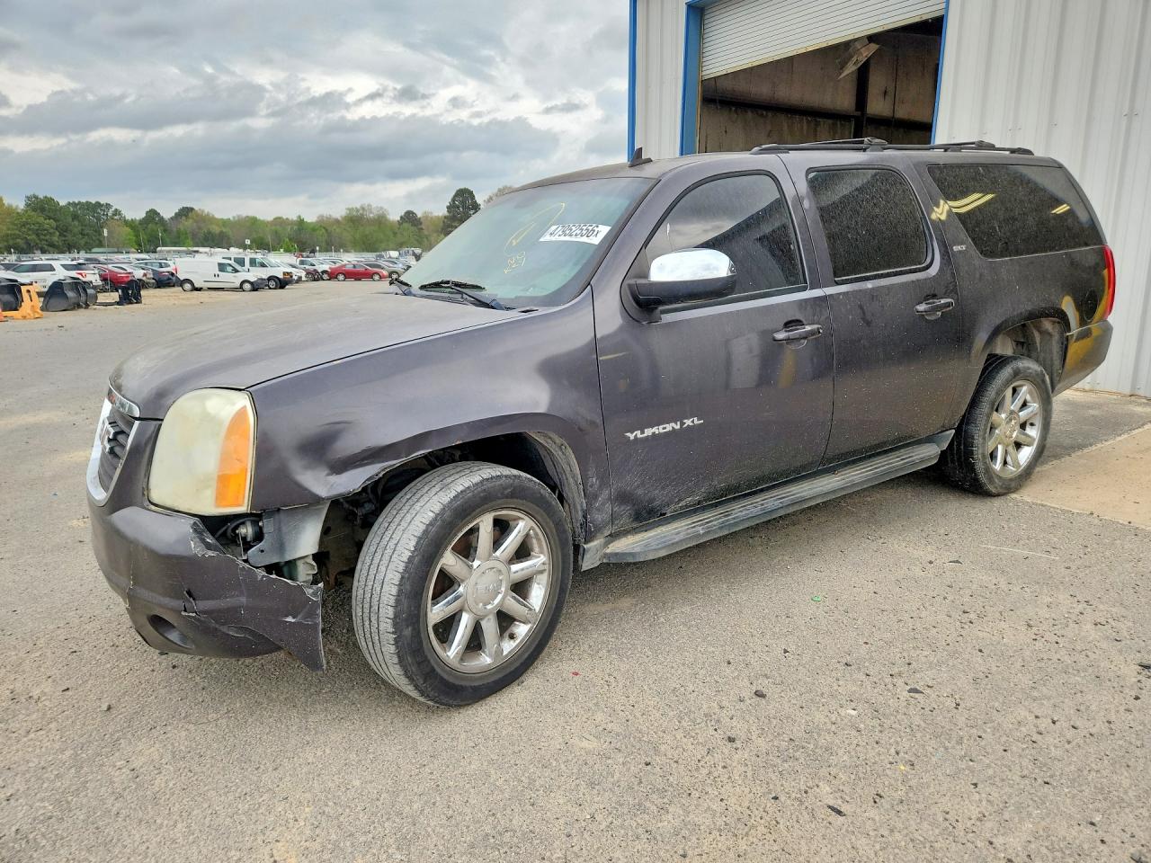 Salvage GMC Yukon Image
