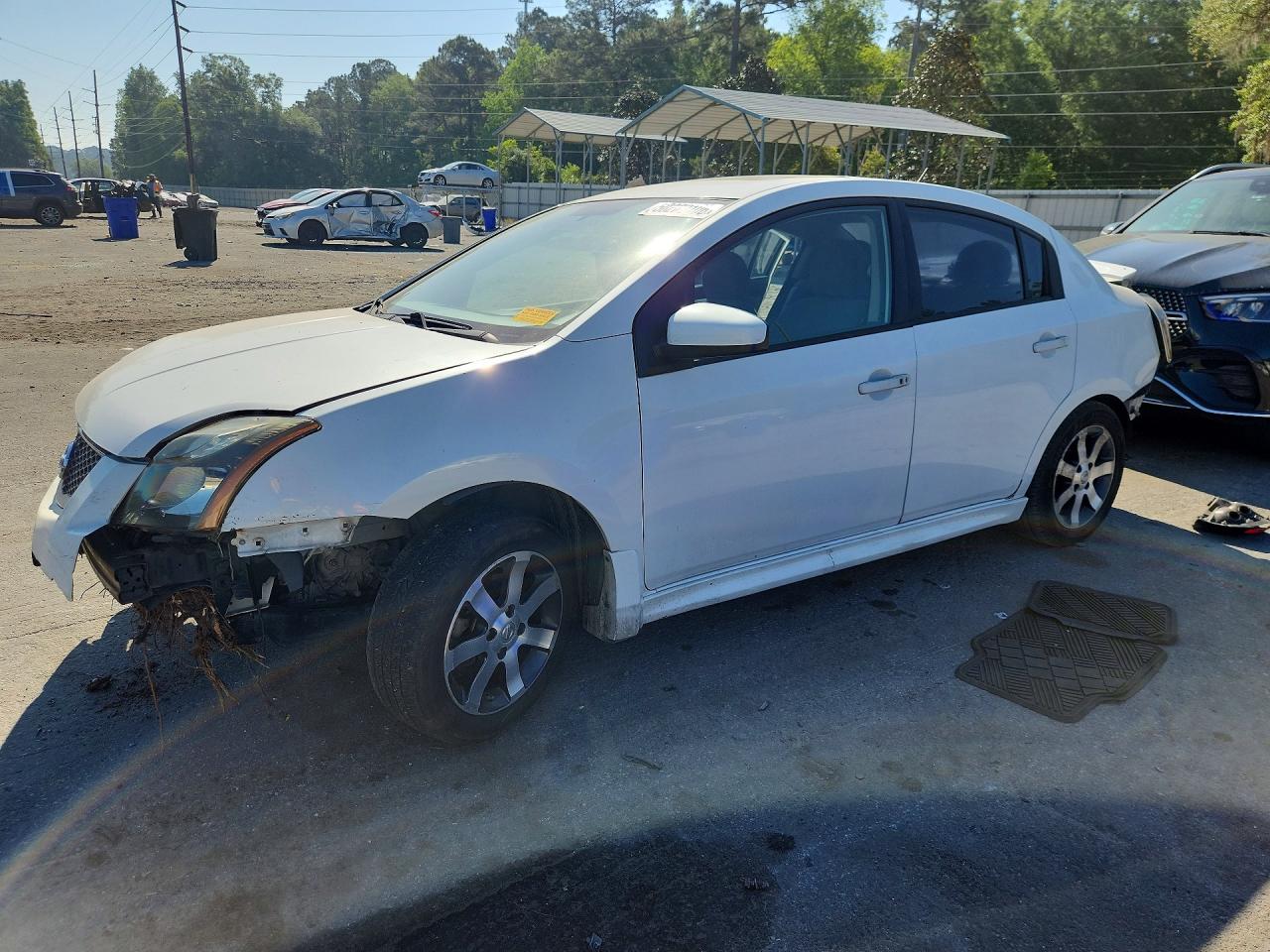 Salvage Nissan Sentra Image