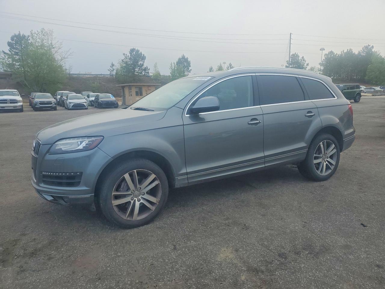 Salvage Audi Q7 Image