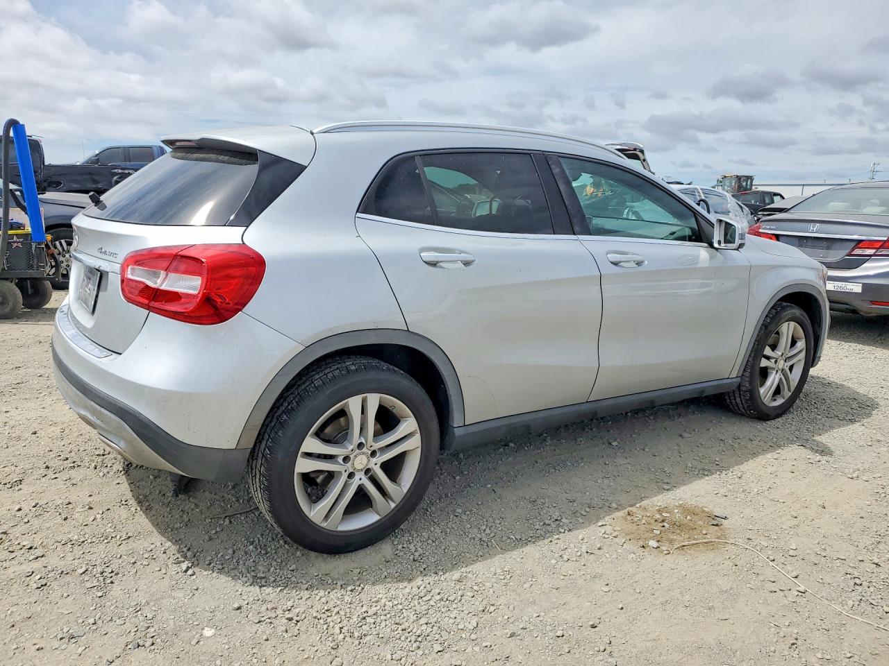 Mercedes-Benz GLA 250 4matic