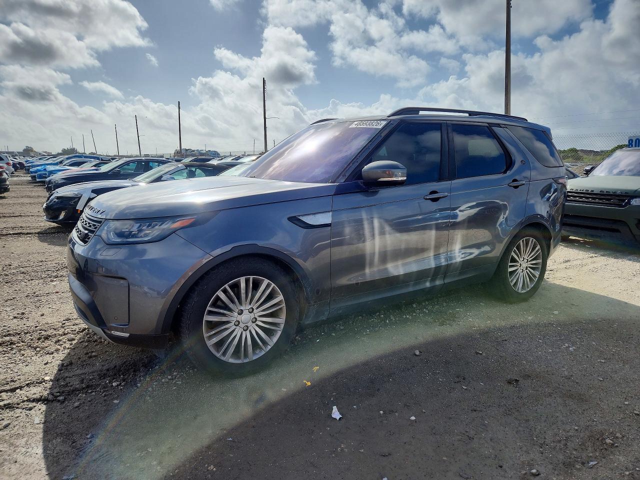 Salvage Land Rover Discovery Image
